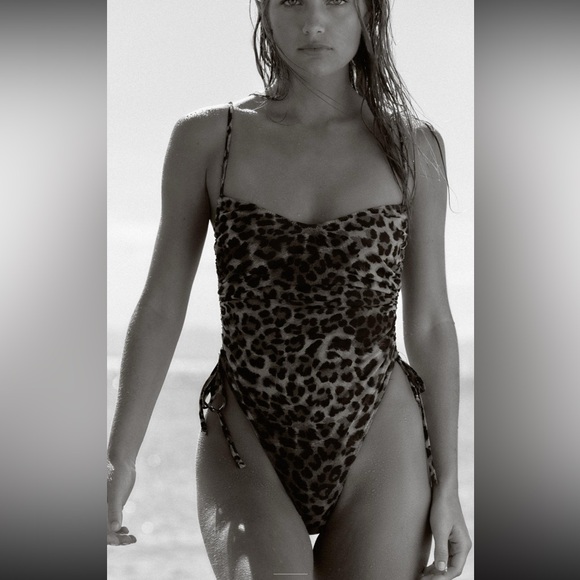 Leopard Zara one piece swimsuit - Picture 2 of 4
